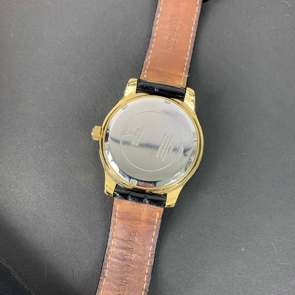 Guess watch women gold tone - Picture 3 of 9